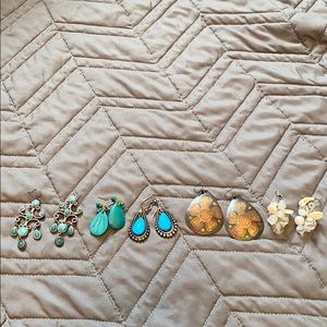 Bundle of 5 earrings